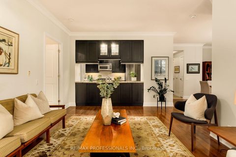Photo 8 at 311 - 9 Burnhamthorpe Crescent, City Centre West, Toronto