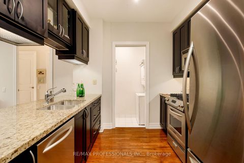 Photo 11 at 311 - 9 Burnhamthorpe Crescent, City Centre West, Toronto