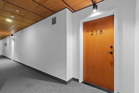 Photo 1 at 218 - 720 YONGE Street, Painswick South, Barrie Photo 1 at 218 - 720 YONGE Street, Painswick South, Barrie