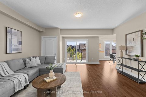 Photo 3 at 218 - 720 YONGE Street, Painswick South, Barrie Photo 3 at 218 - 720 YONGE Street, Painswick South, Barrie