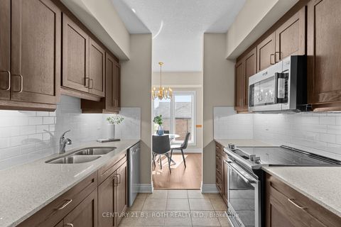 Photo 7 at 218 - 720 YONGE Street, Painswick South, Barrie Photo 7 at 218 - 720 YONGE Street, Painswick South, Barrie