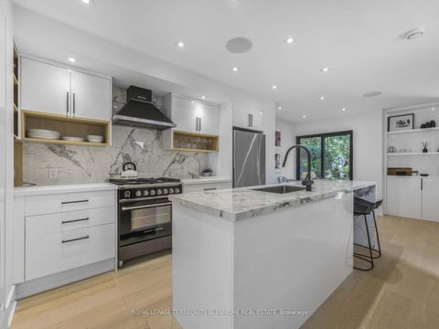 Photo 5 at 125 - 10 Walker Avenue, St. Clair, Toronto