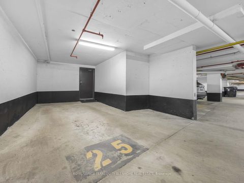 Photo 16 at 125 - 10 Walker Avenue, St. Clair, Toronto