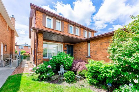 Photo 2 at 411 Forest Drive, West Woodbridge, Vaughan