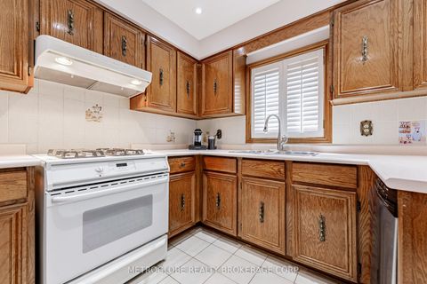 Photo 11 at 411 Forest Drive, West Woodbridge, Vaughan