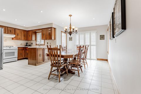 Photo 12 at 411 Forest Drive, West Woodbridge, Vaughan
