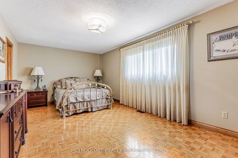 Photo 23 at 411 Forest Drive, West Woodbridge, Vaughan
