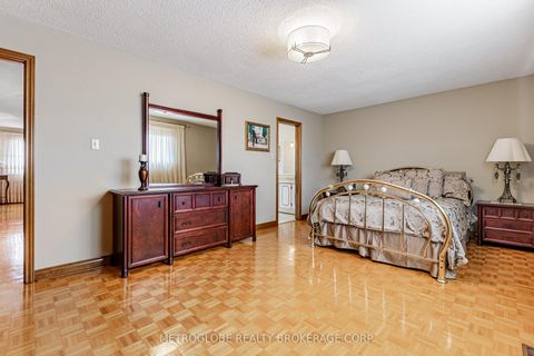 Photo 24 at 411 Forest Drive, West Woodbridge, Vaughan