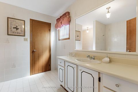 Photo 26 at 411 Forest Drive, West Woodbridge, Vaughan