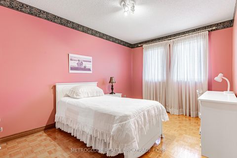 Photo 28 at 411 Forest Drive, West Woodbridge, Vaughan