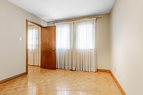 Photo 31 at 411 Forest Drive, West Woodbridge, Vaughan