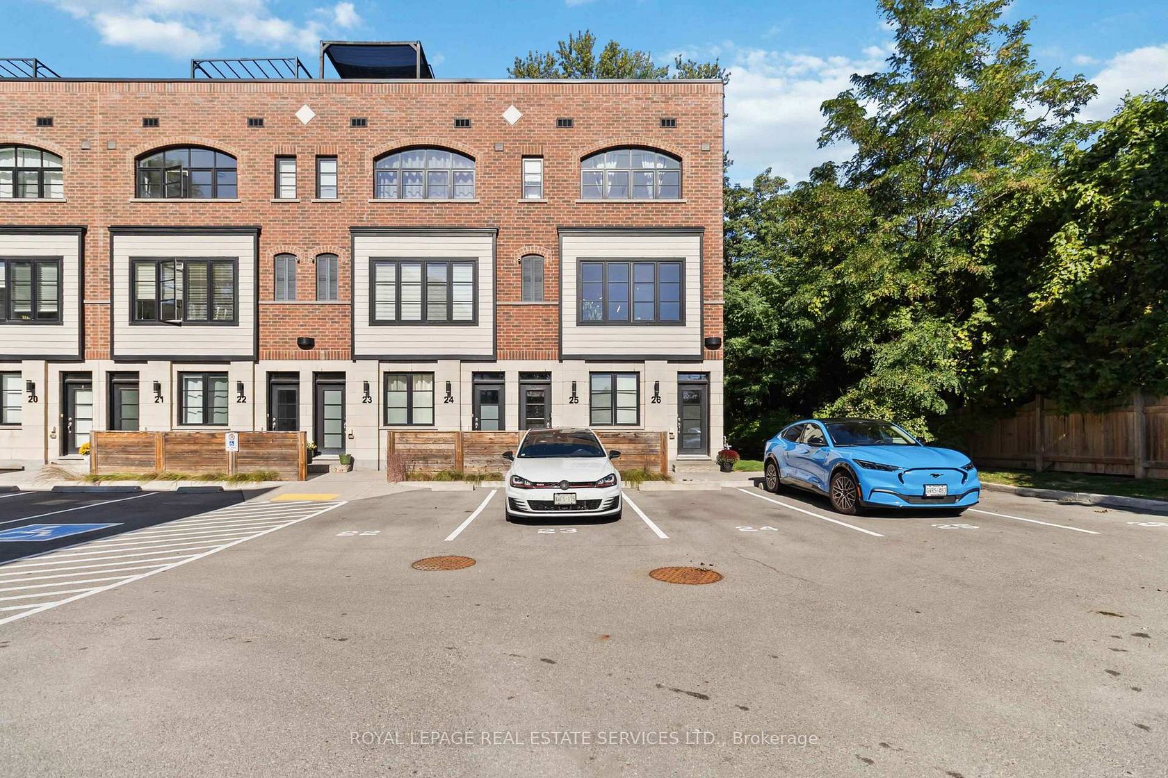 25 - 405 Plains Road E, LaSalle, Burlington 