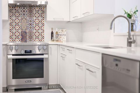 Photo 8 at 402 - 233 Beecroft Road, Willowdale West, Toronto