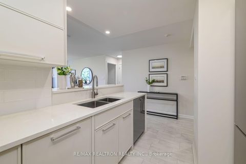 Photo 9 at 402 - 233 Beecroft Road, Willowdale West, Toronto