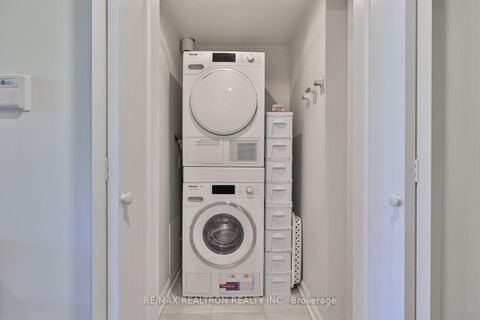 Photo 17 at 402 - 233 Beecroft Road, Willowdale West, Toronto