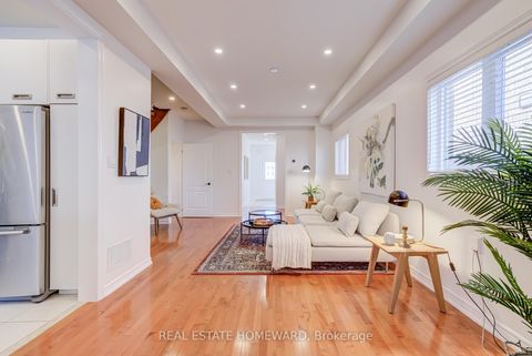 Photo 2 at 8 Ozner Crescent, Vellore Village, Vaughan