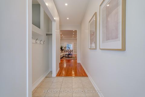 Photo 3 at 8 Ozner Crescent, Vellore Village, Vaughan