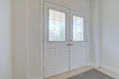 Photo 5 at 8 Ozner Crescent, Vellore Village, Vaughan