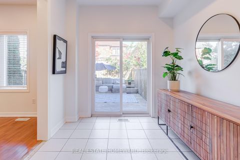 Photo 13 at 8 Ozner Crescent, Vellore Village, Vaughan