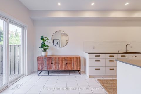 Photo 14 at 8 Ozner Crescent, Vellore Village, Vaughan