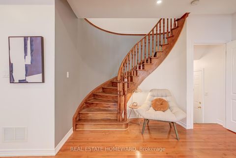 Photo 15 at 8 Ozner Crescent, Vellore Village, Vaughan