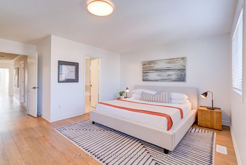 Photo 17 at 8 Ozner Crescent, Vellore Village, Vaughan