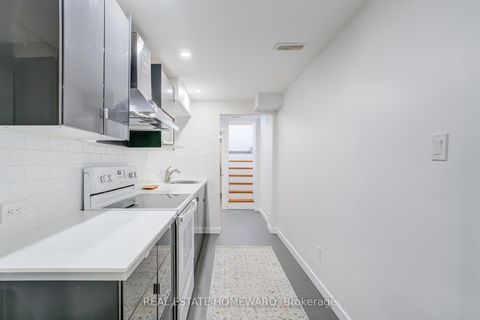 Photo 31 at 8 Ozner Crescent, Vellore Village, Vaughan