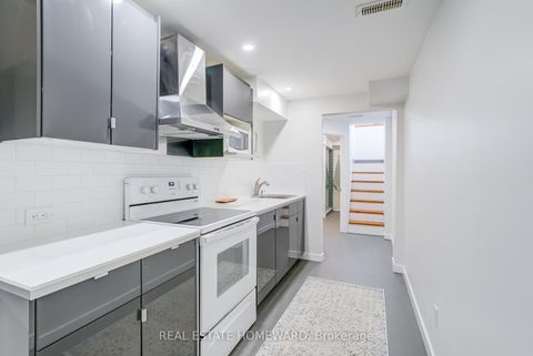 Photo 32 at 8 Ozner Crescent, Vellore Village, Vaughan