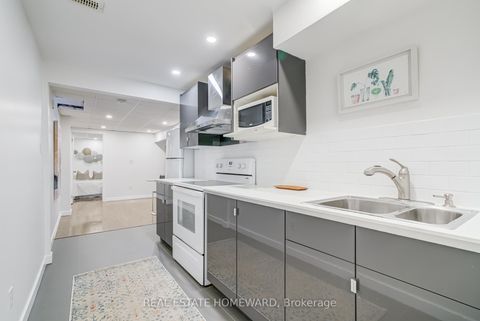 Photo 33 at 8 Ozner Crescent, Vellore Village, Vaughan