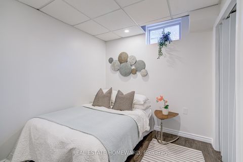 Photo 38 at 8 Ozner Crescent, Vellore Village, Vaughan