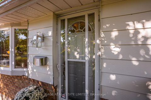 Photo 1 at 48 Shropshire Drive, Dorset Park, Toronto