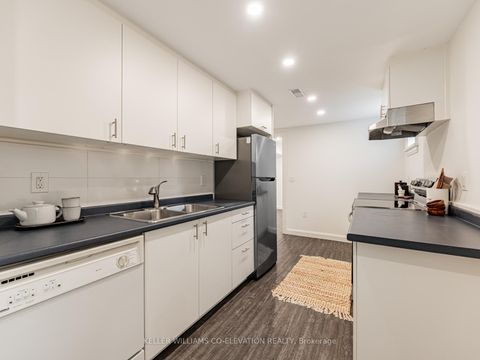 Photo 25 at 54 Pasadena Gardens, Lambton Baby Point, Toronto