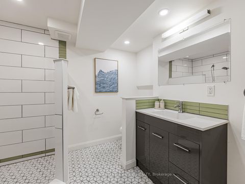 Photo 29 at 54 Pasadena Gardens, Lambton Baby Point, Toronto