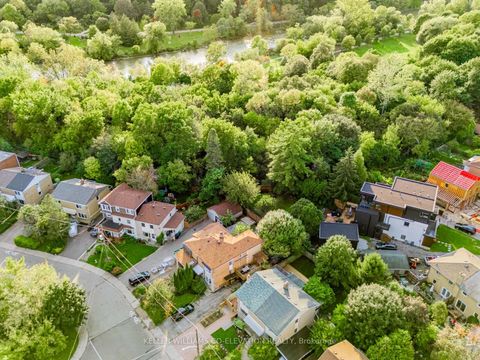 Photo 36 at 54 Pasadena Gardens, Lambton Baby Point, Toronto