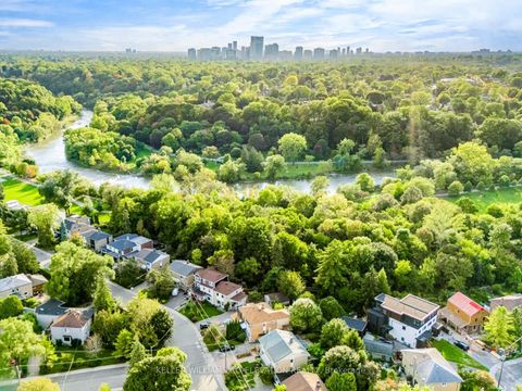 Photo 37 at 54 Pasadena Gardens, Lambton Baby Point, Toronto