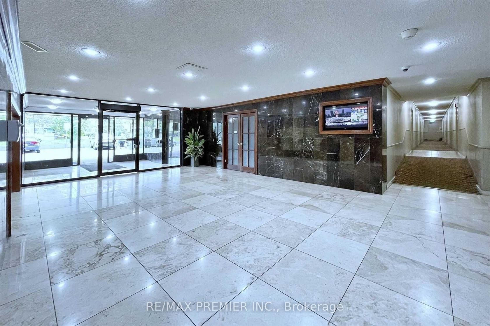 501 - 10 Tobermory Drive, Black Creek, Toronto by Alessia Polo 501 - 10 Tobermory Drive, Black Creek, Toronto