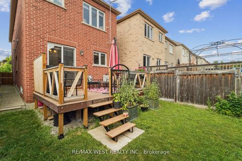 Photo 13 at 148 Chayna Crescent, Patterson, Vaughan