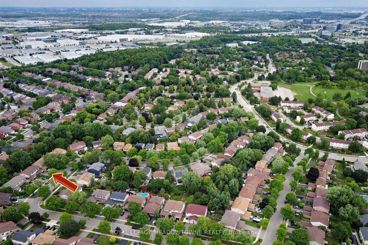 Photo 1 at 7223 Bendigo Circle, Meadowvale, Mississauga