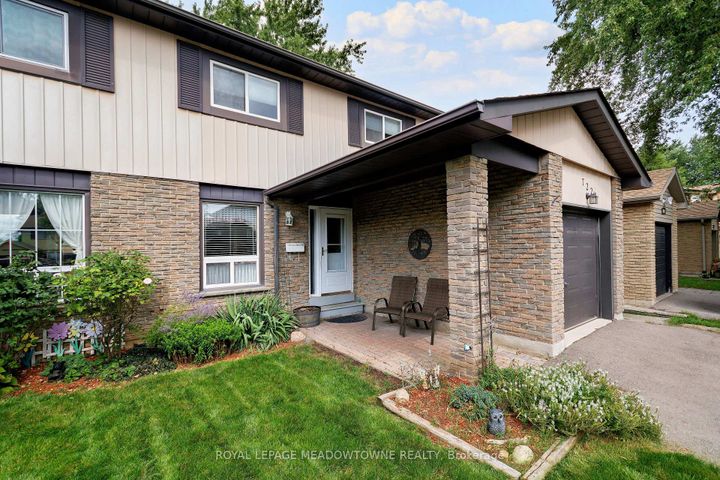 Photo 3 at 7223 Bendigo Circle, Meadowvale, Mississauga
