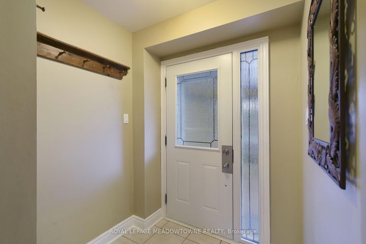Photo 4 at 7223 Bendigo Circle, Meadowvale, Mississauga