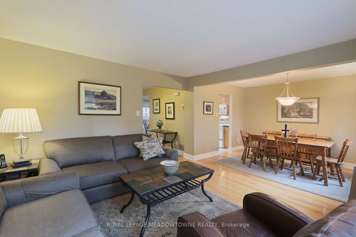 Photo 7 at 7223 Bendigo Circle, Meadowvale, Mississauga