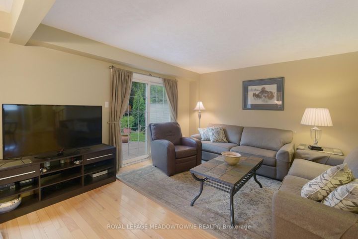 Photo 8 at 7223 Bendigo Circle, Meadowvale, Mississauga