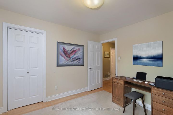Photo 19 at 7223 Bendigo Circle, Meadowvale, Mississauga