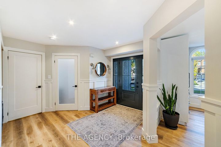 Photo 6 at 28 Fenwick Place, Waterdown, Hamilton