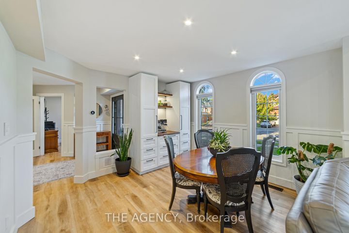Photo 9 at 28 Fenwick Place, Waterdown, Hamilton