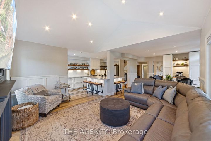 Photo 12 at 28 Fenwick Place, Waterdown, Hamilton