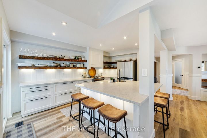 Photo 15 at 28 Fenwick Place, Waterdown, Hamilton