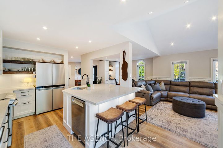 Photo 16 at 28 Fenwick Place, Waterdown, Hamilton