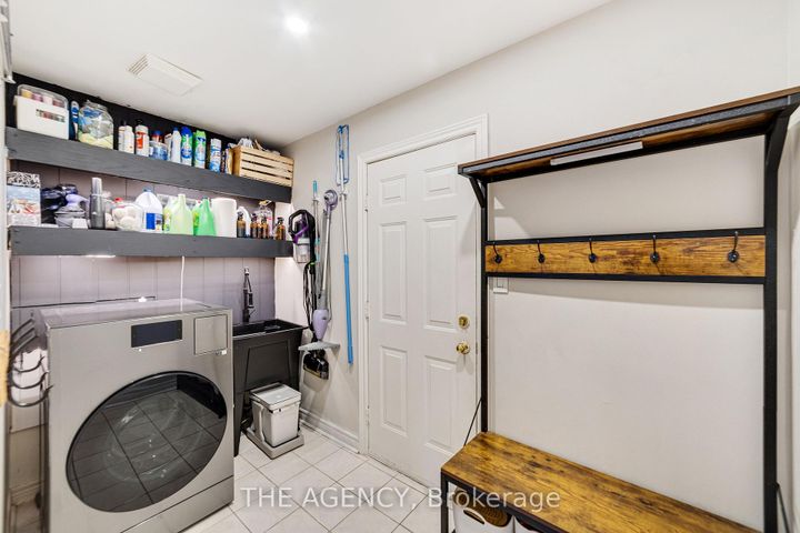 Photo 19 at 28 Fenwick Place, Waterdown, Hamilton