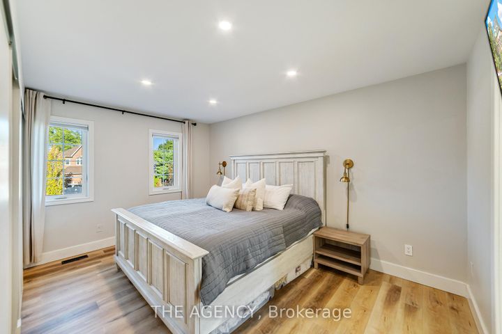 Photo 21 at 28 Fenwick Place, Waterdown, Hamilton